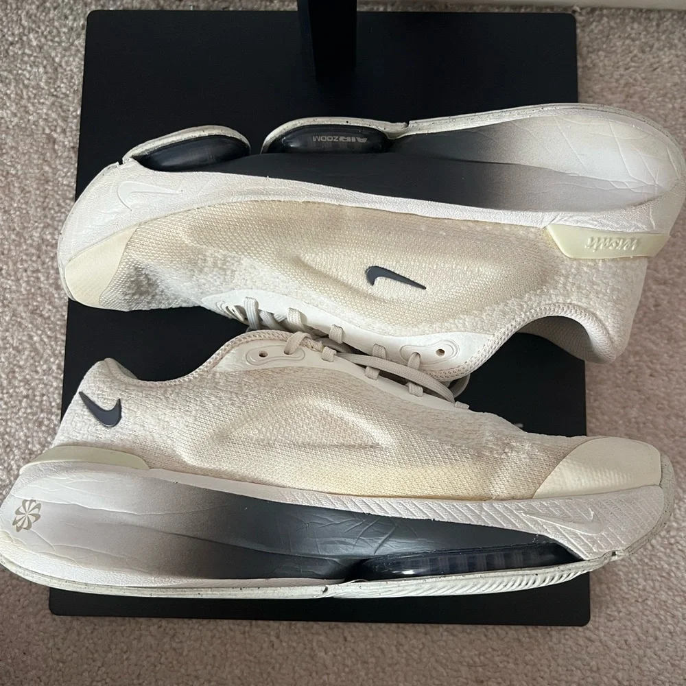 Nike Women’s Versairs